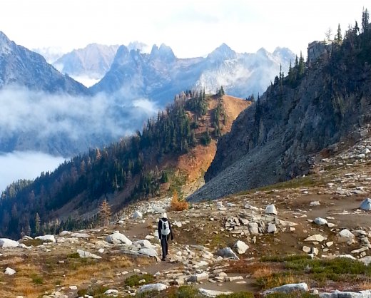 NORTH CASCADES: Maple Loop Trail in October